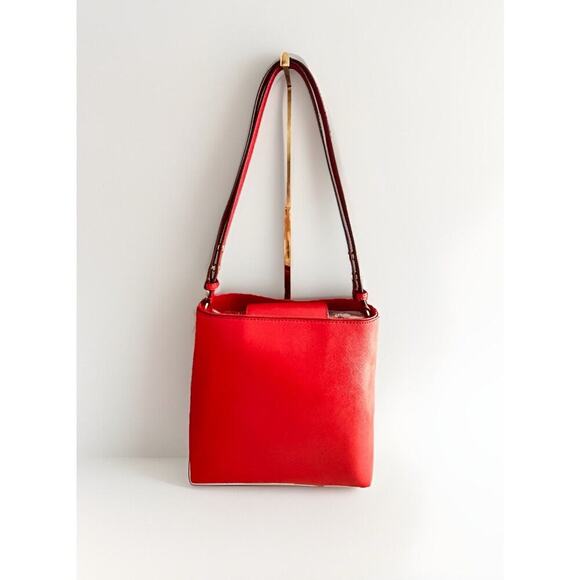 NWT Tory Burch Emerson Bucket Bag Red Saffiano Leather Bearberry Crossbody - Picture 2 of 16